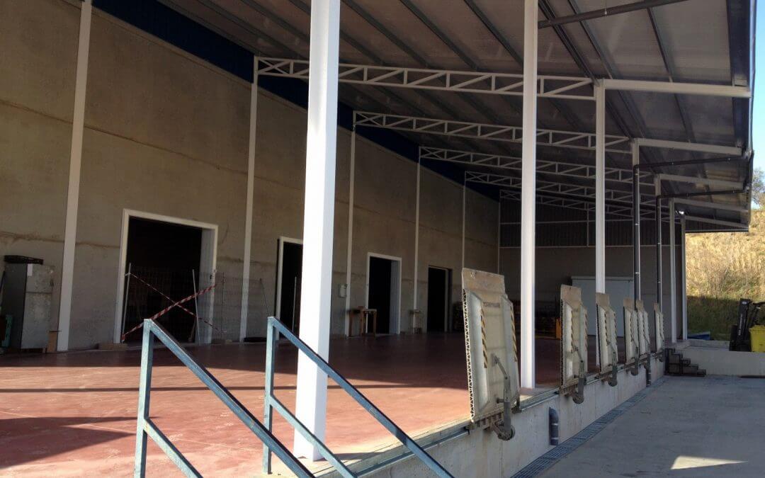 Proyecto y dirección de obras para nueva cámara frigorífica y ampliación de muelles en central hortofrutícola de Lucena del Puerto para Costa de Huelva, SCA.