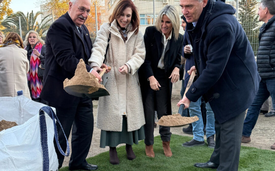 La Fundación Laberinto coloca la primera piedra de su Centro Polivalente P'Alante, diseñado por Gabitel